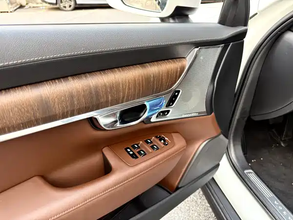 Volvo V90 2022