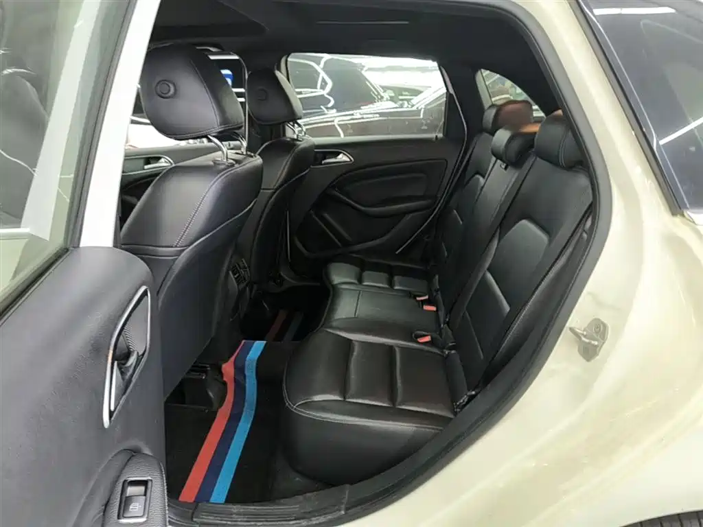 Mercedes-Benz B-Class 2016 — фото 17
