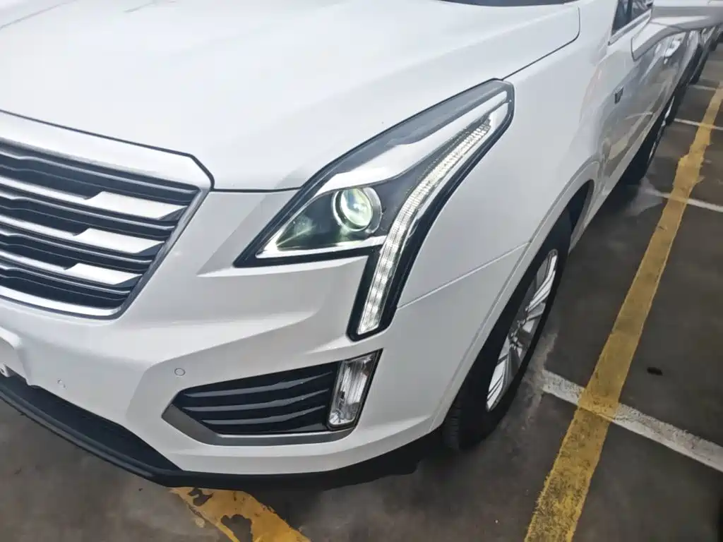Cadillac XT5 2018 — фото 18