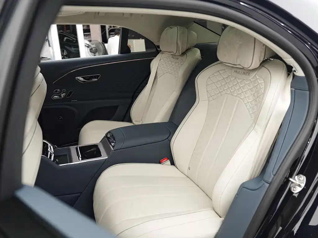 Bentley Flying Spur PHEV 2025 — фото 10