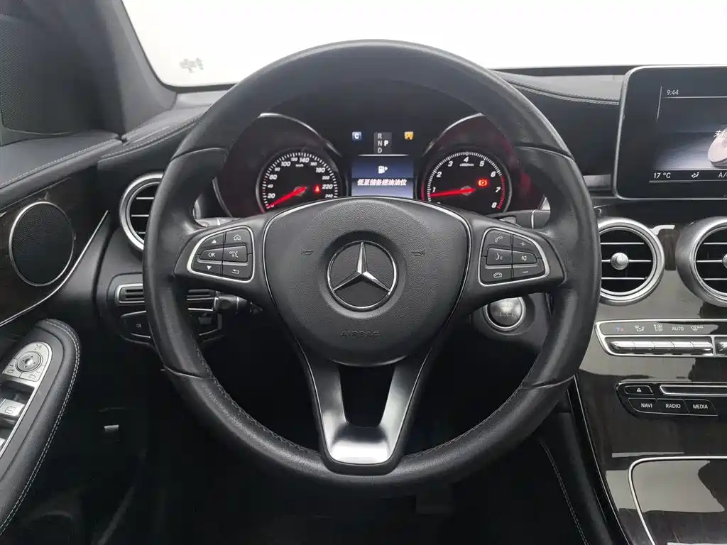 Mercedes-Benz GLC 2017 — фото 11