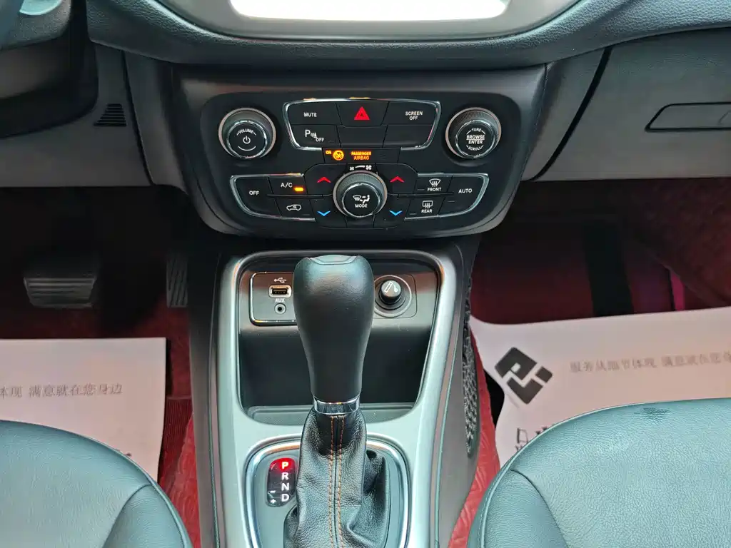 Jeep Compass 2017 — фото 10
