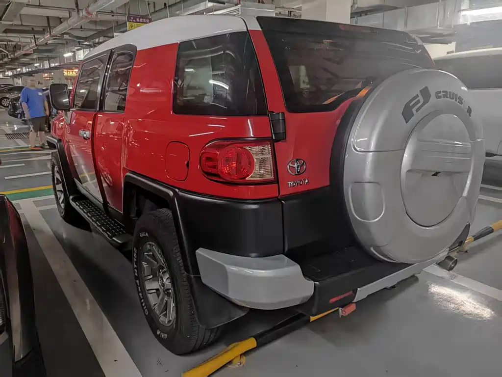 Toyota FJ Cruiser 2018 — фото 4
