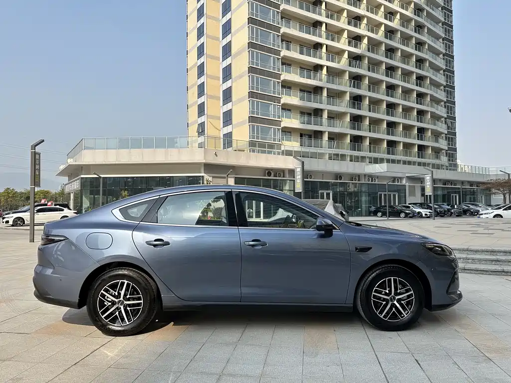 BYD Seal 05 DM-i 2025 — фото 19