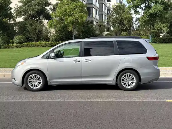 Toyota Sienna 2017