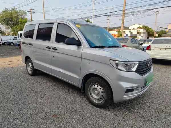 Wuling Hongguang V 2024