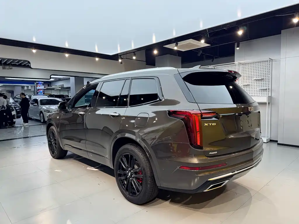 Cadillac XT6 2023 — фото 4