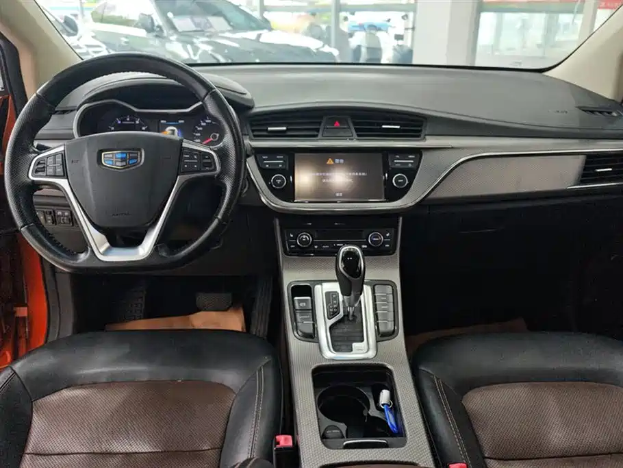 Geely Emgrand GS 2016 — фото 12