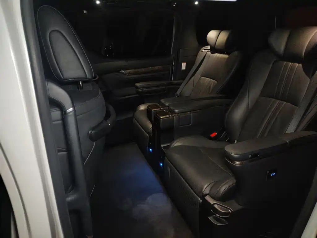 Toyota Alphard 2021 — фото 2