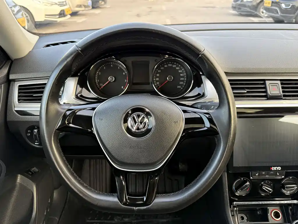 Volkswagen Bora 2016 — фото 15