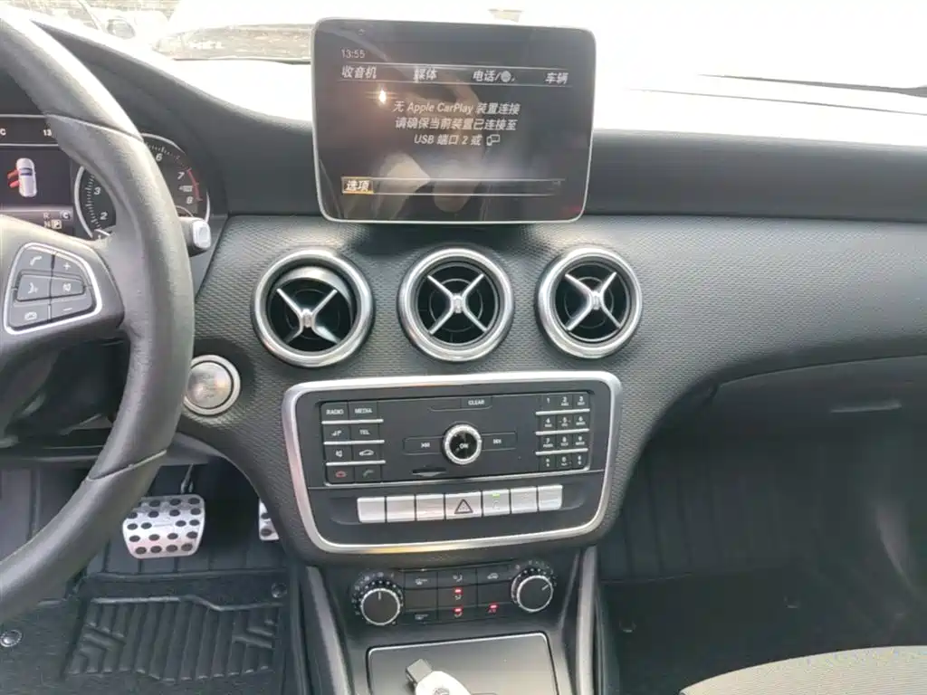Mercedes-Benz A-Class 2018 — фото 13