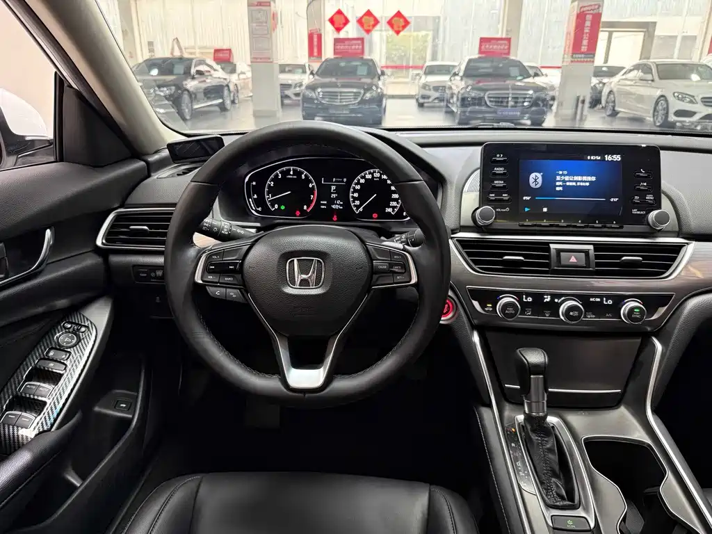 Honda Accord 2019 — фото 8