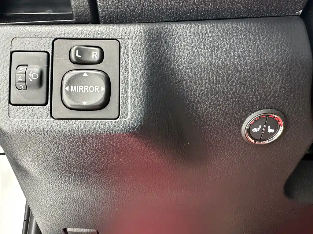 Toyota Yaris L 2023 — фото 13