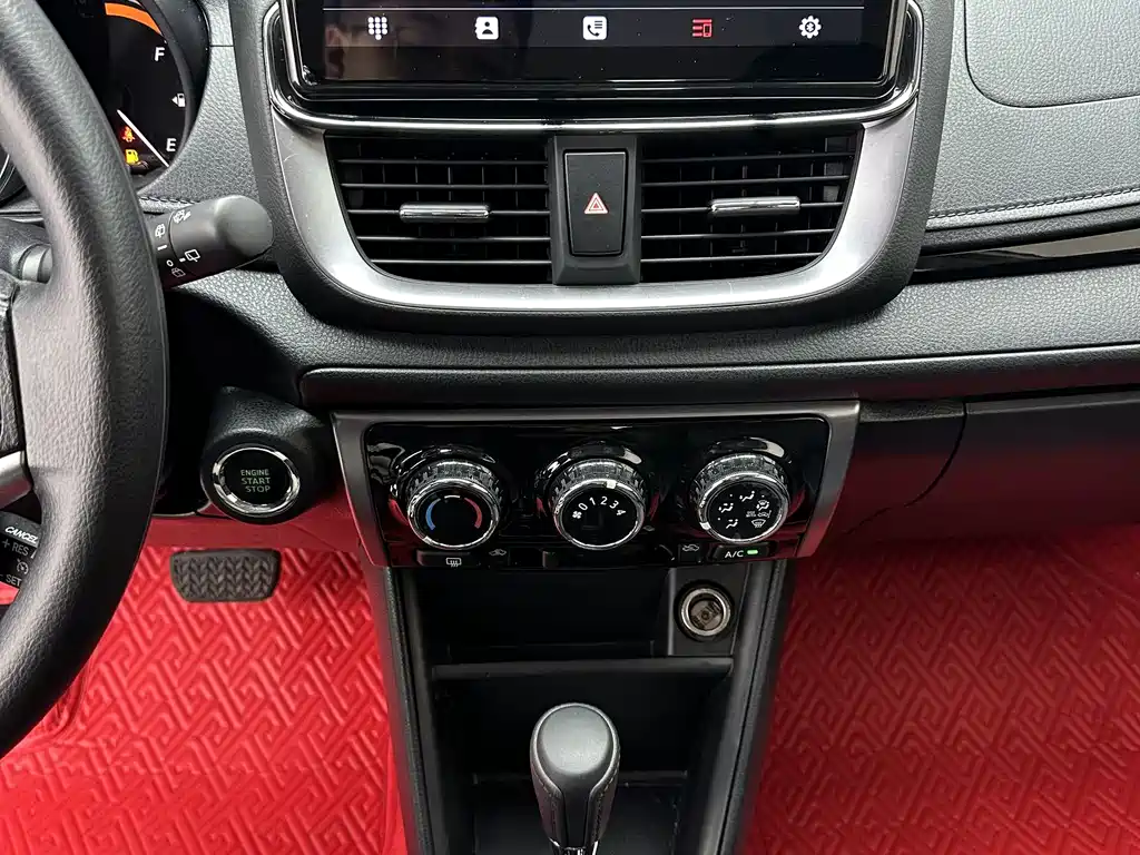 Toyota Yaris L 2023 — фото 15