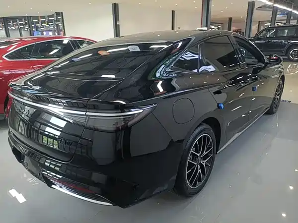 BYD Seal 07 DM-i 2025