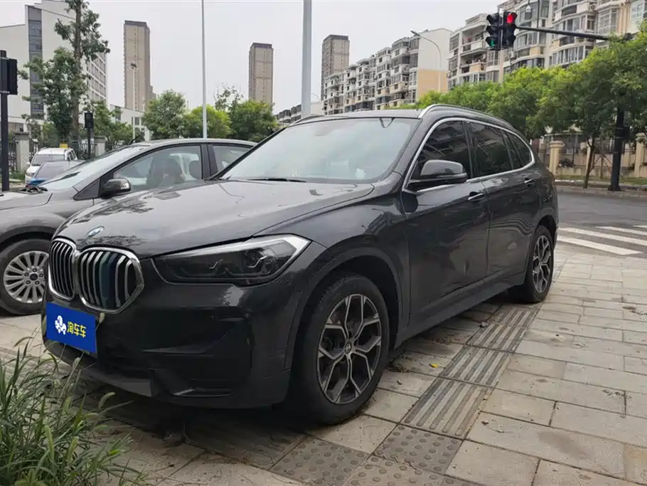 BMW X1 2022 — фото 1