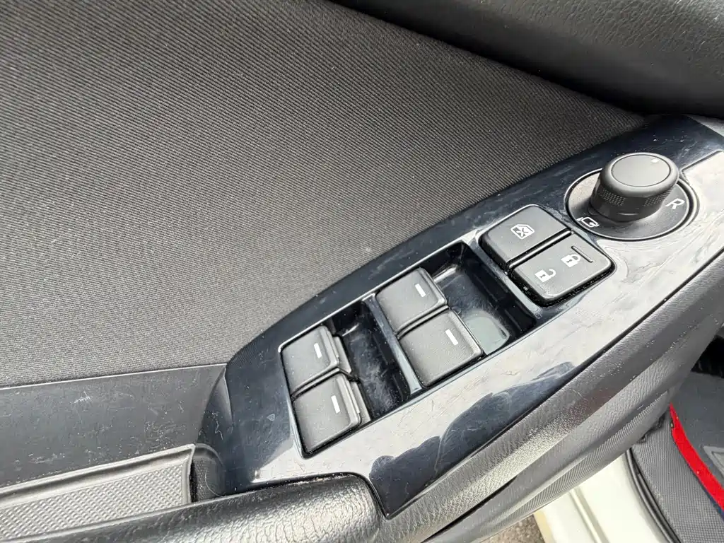 Mazda 3 Axela 2017 — фото 15