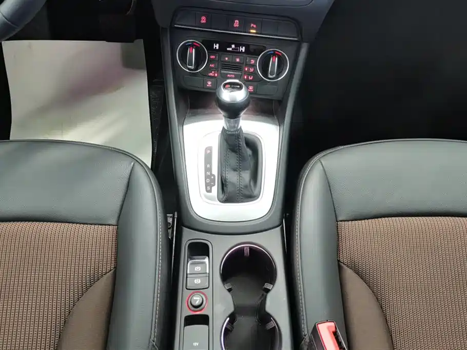 Audi Q3 2018 — фото 16