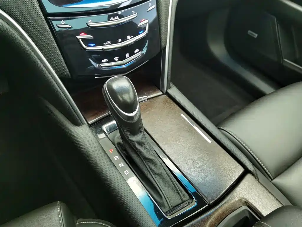 Cadillac XTS 2019 — фото 13