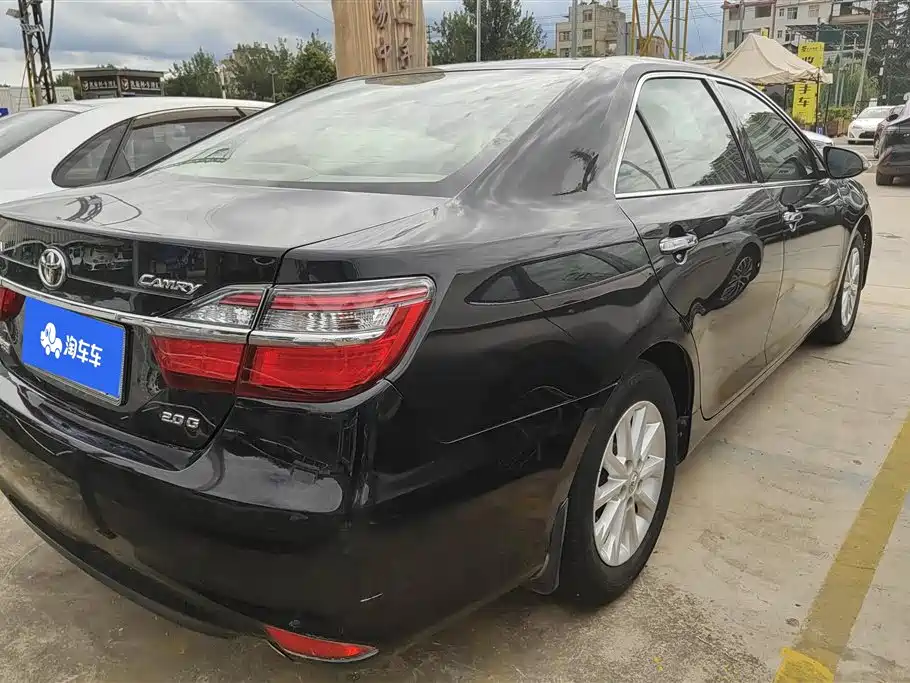 Toyota Camry 2016 — фото 3
