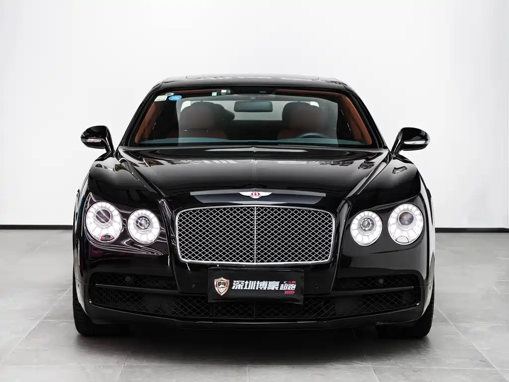Bentley Flying Spur 2018 — фото 12