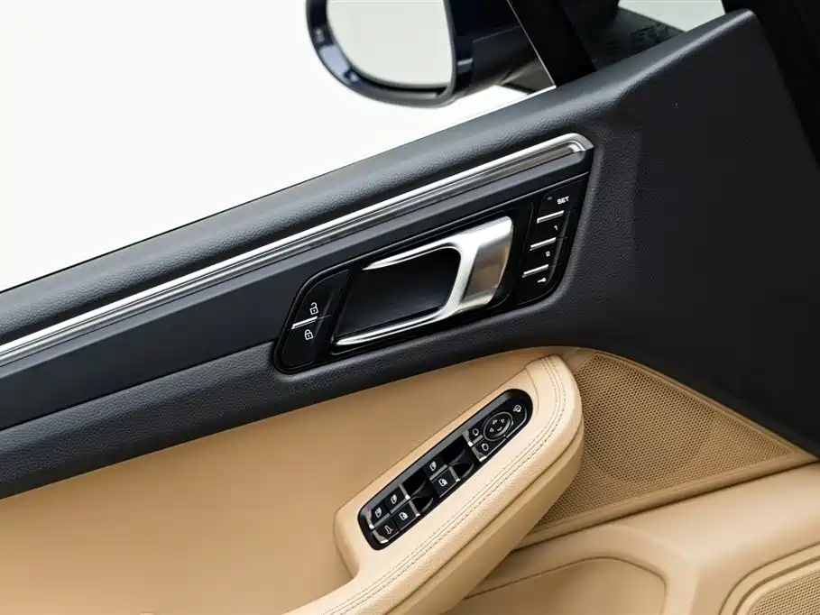 Porsche Macan 2020 — фото 14