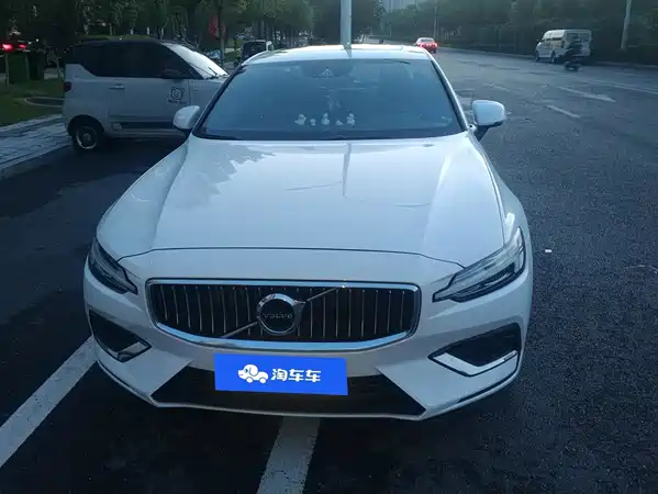 Volvo S60 2022