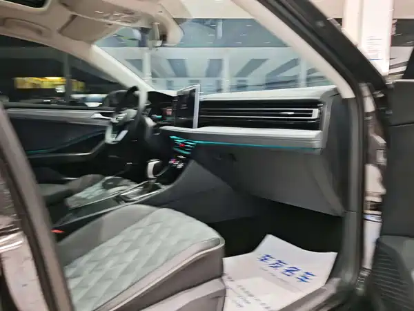 Volkswagen Sagitar 2025