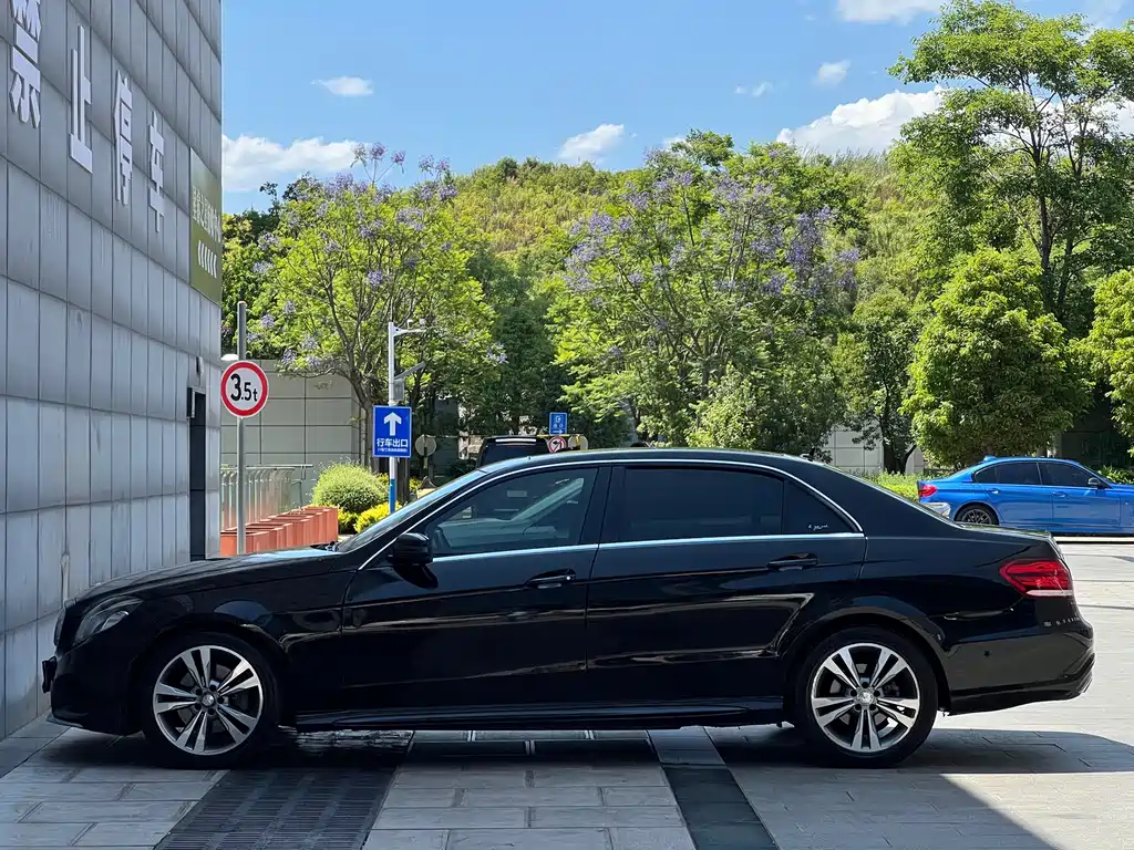 Mercedes-Benz E-Class 2015 — фото 15
