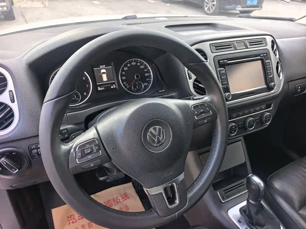 Volkswagen Tiguan 2014 — фото 16