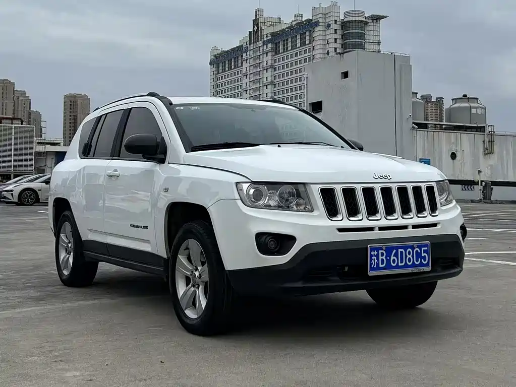 Jeep Compass 2011 — фото 3