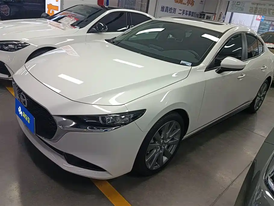 Mazda 3 Axela 2024