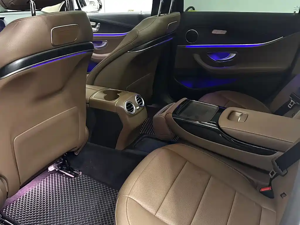 Mercedes-Benz E-Class 2017 — фото 11