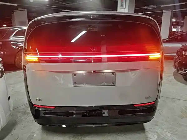 Li Auto MEGA 2024