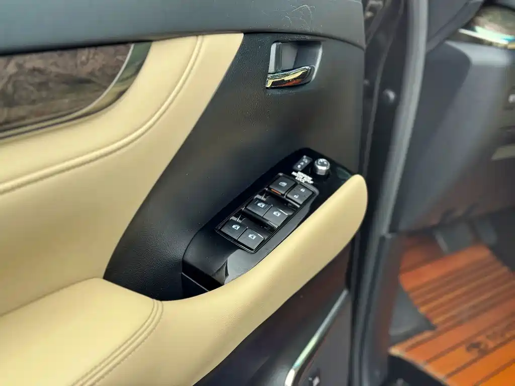 Toyota Alphard 2020 — фото 13