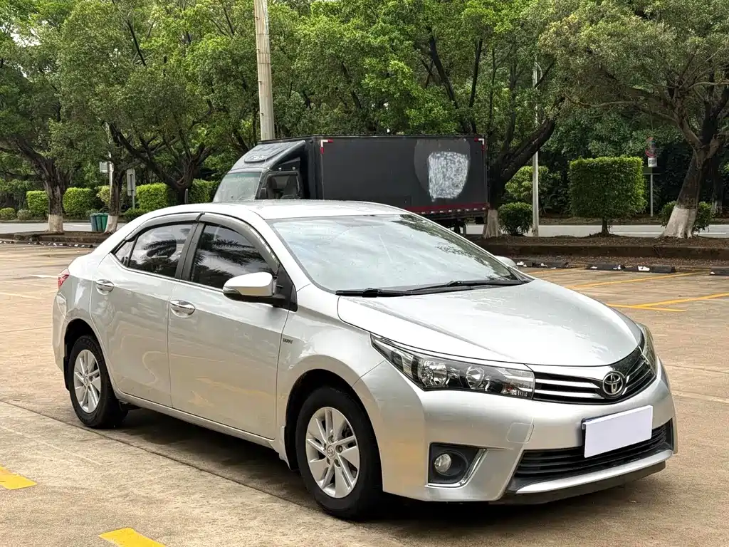 Toyota Corolla 2015 — фото 3