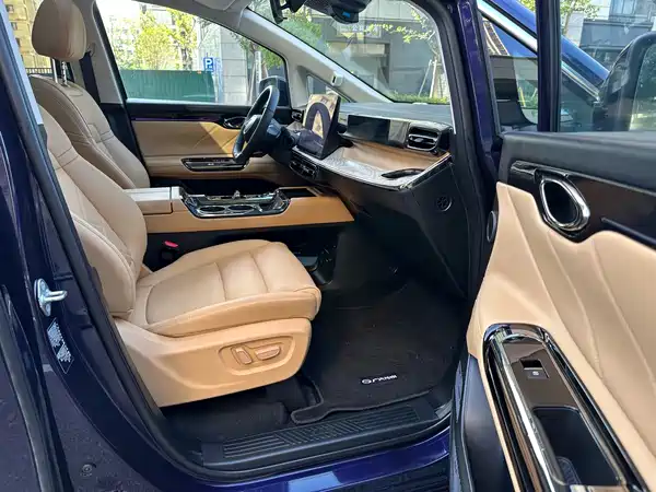 GAC Trumpchi E8 PHEV 2024