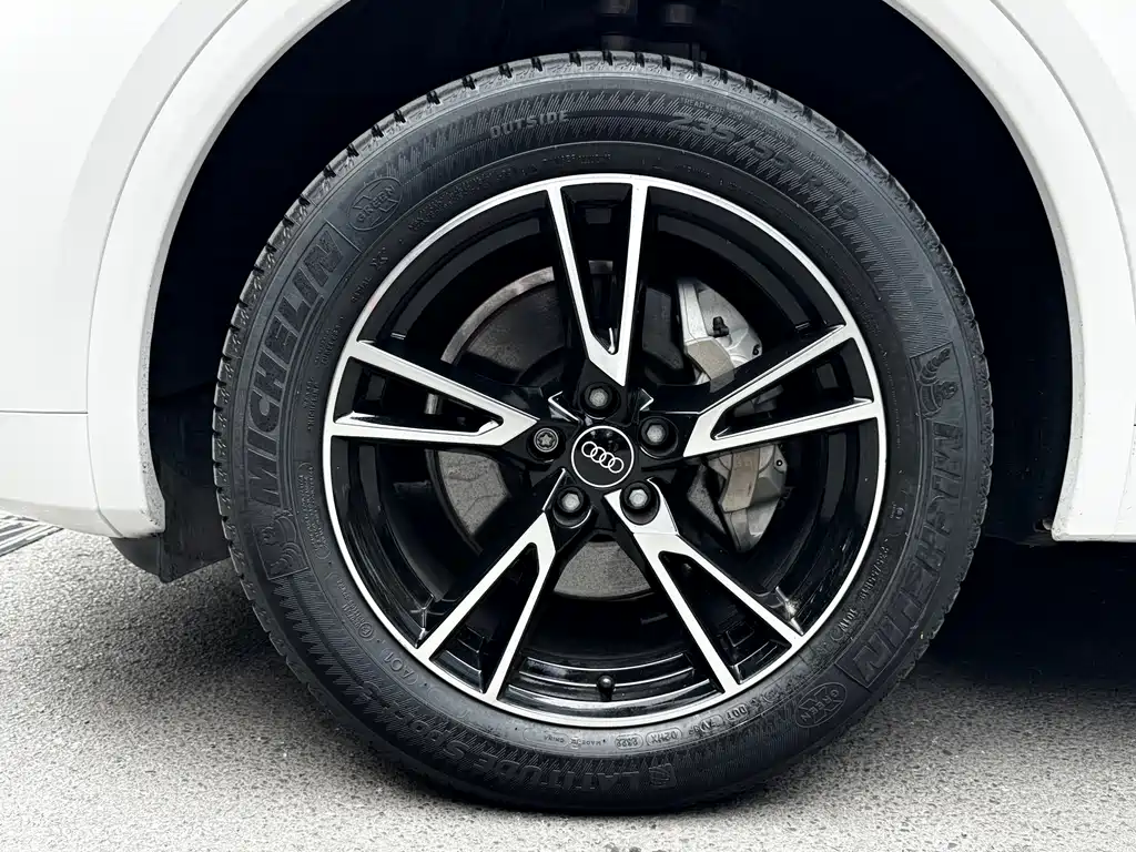 Audi Q5L 2022 — фото 8