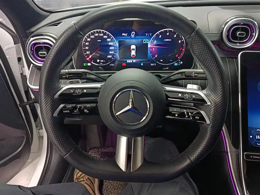 Mercedes-Benz C-Class 2024 — фото 15