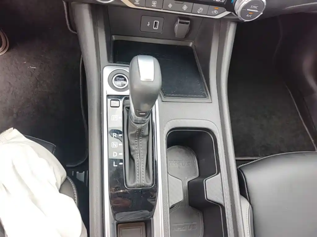 Nissan Sylphy 2021 — фото 14
