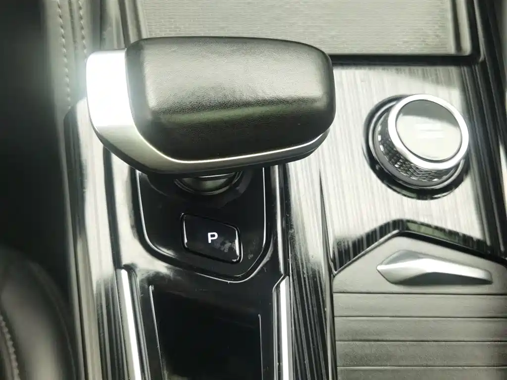 Geely Xingyue L 2023 — фото 13