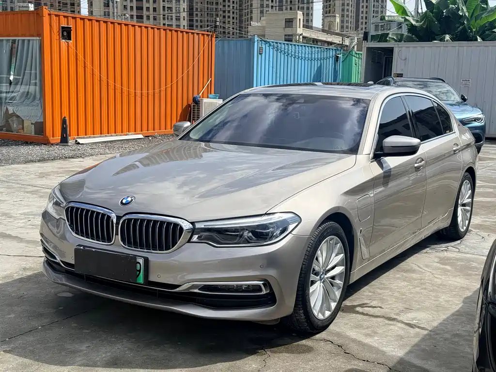 BMW 5 Series New Energy 2019 — фото 1