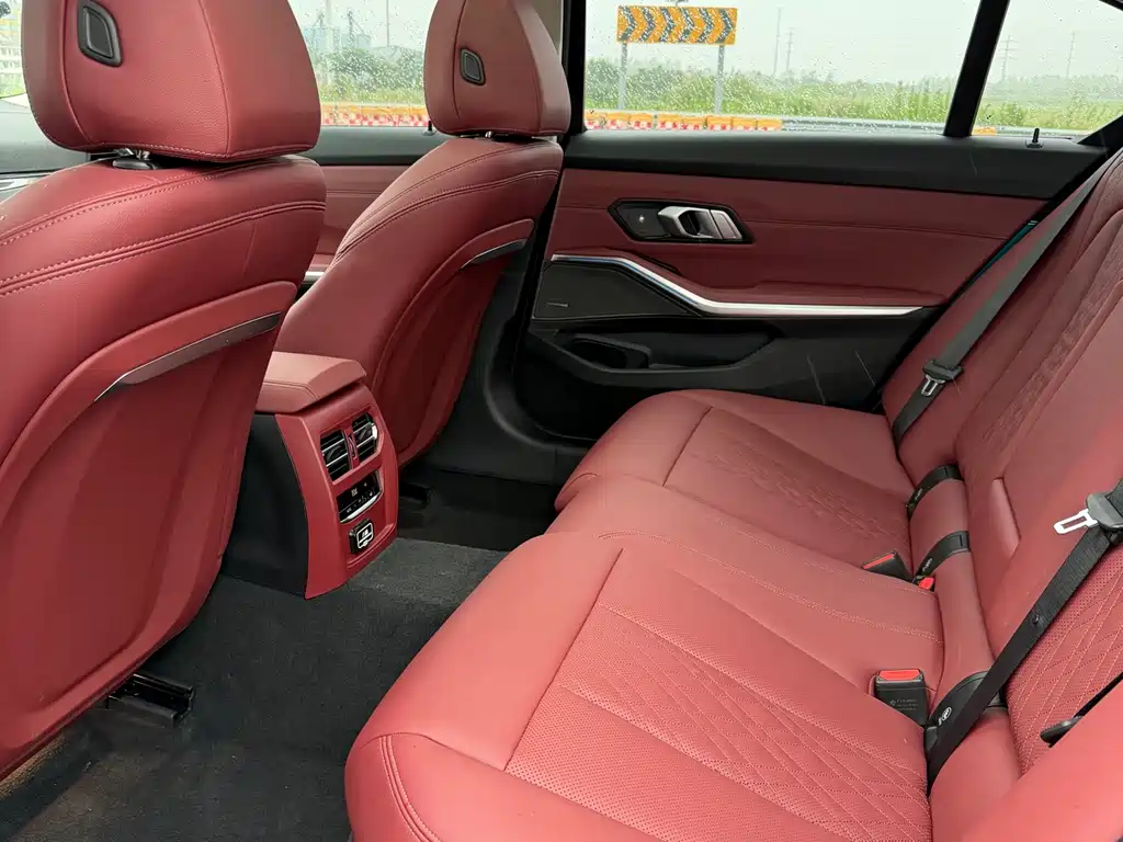 BMW 3 Series 2023