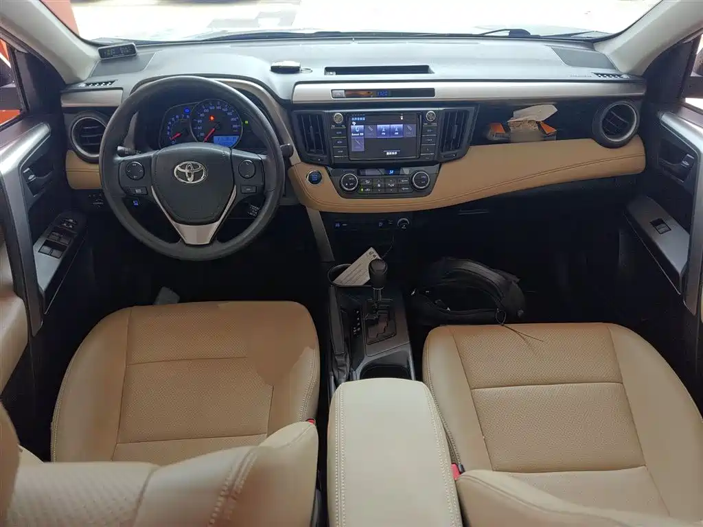 Toyota RAV4 2018 — фото 6