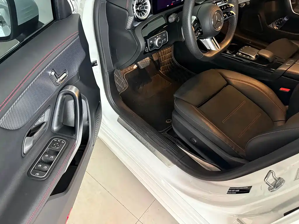 Mercedes-Benz A-Class 2024 — фото 4
