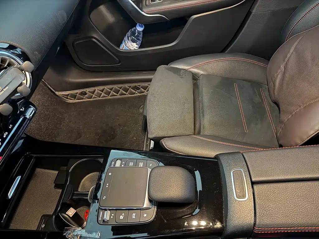 Mercedes-Benz A-Class 2024 — фото 10
