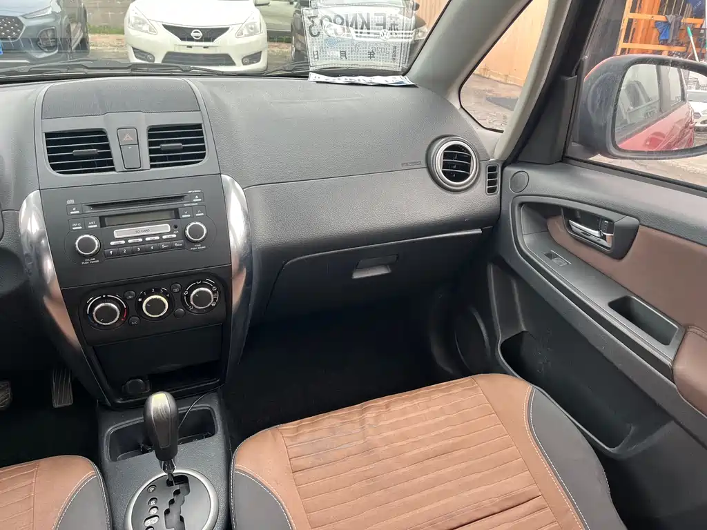Suzuki SX4 2015 — фото 12