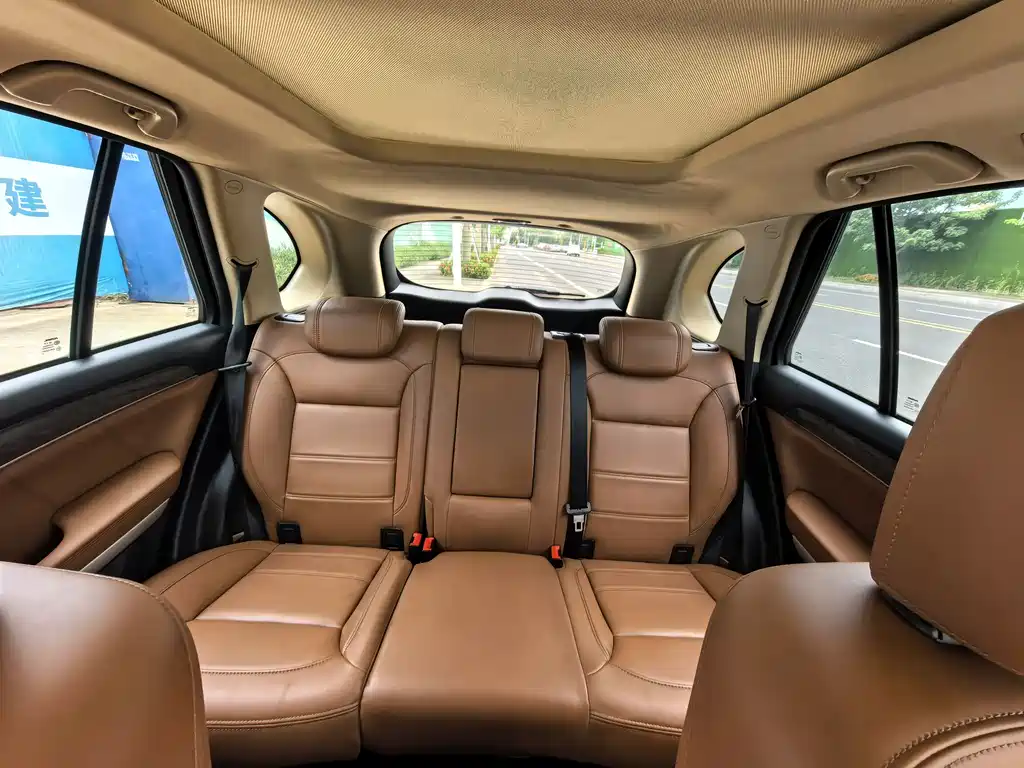 Haval H8 2017 — фото 10