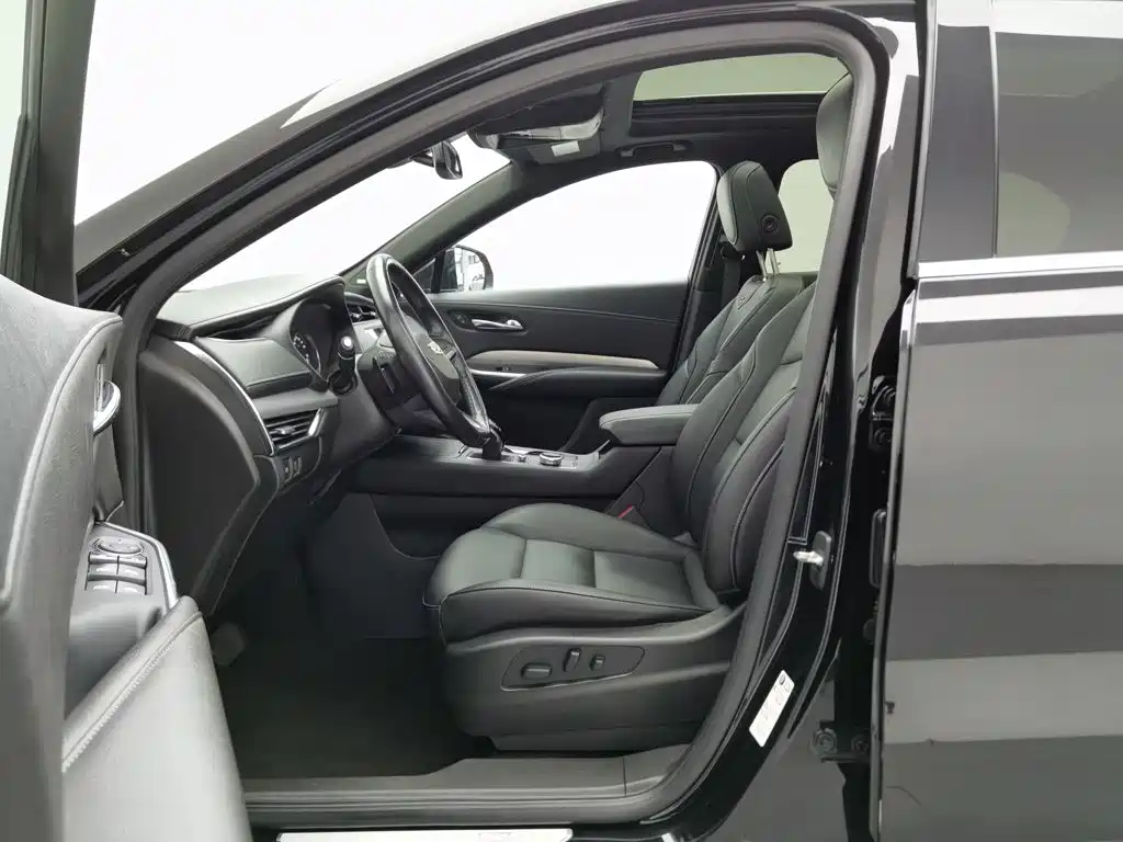 Cadillac XT4 2020 — фото 10