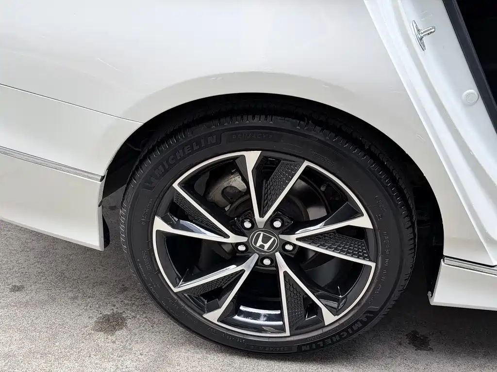 Honda Accord 2019 — фото 12